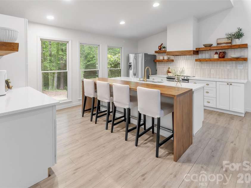 128 Spencer Woods Drive, Dallas, NC 28034.  MLS# CAR4376736, YatesRealty ID 22088. 