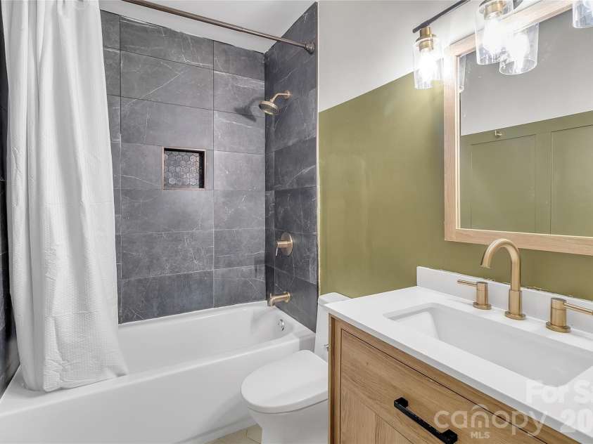 128 Spencer Woods Drive, Dallas, NC 28034.  MLS# CAR4376736, YatesRealty ID 22088. 