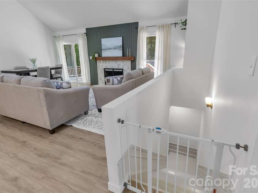 128 Spencer Woods Drive, Dallas, NC 28034.  MLS# CAR4376736, YatesRealty ID 22088. 