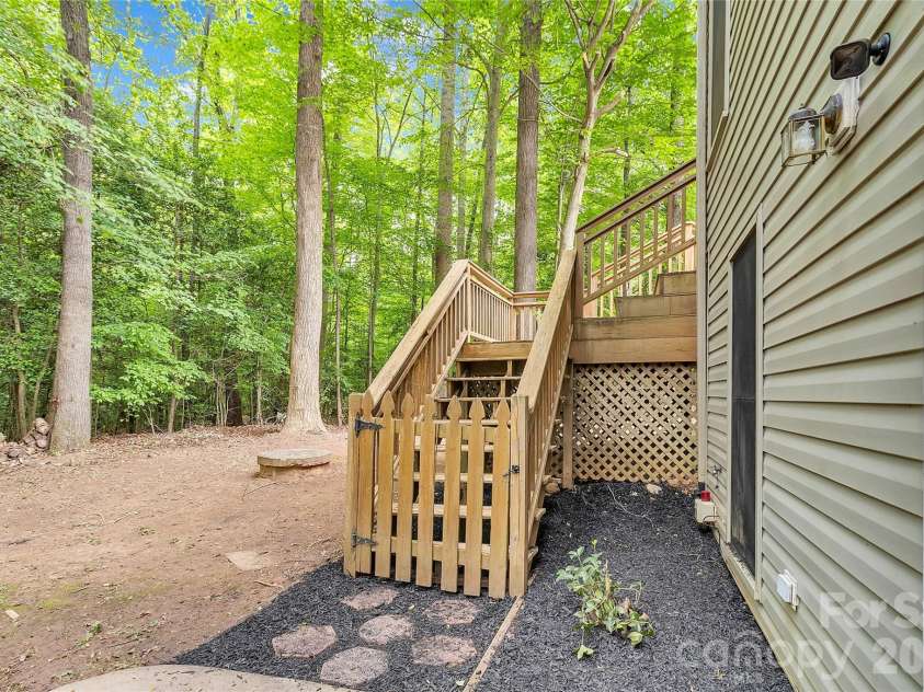 128 Spencer Woods Drive, Dallas, NC 28034.  MLS# CAR4376736, YatesRealty ID 22088. 