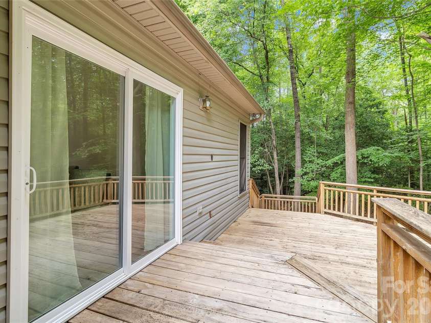 128 Spencer Woods Drive, Dallas, NC 28034.  MLS# CAR4376736, YatesRealty ID 22088. 
