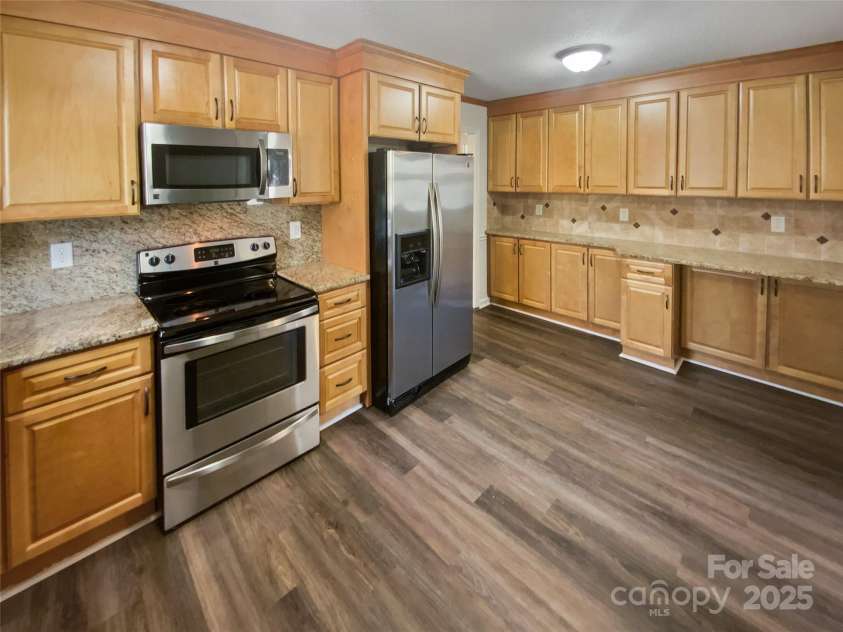 6227 Thermal Road, Charlotte, NC 28211.  MLS# CAR4235986, YatesRealty ID 22088. 