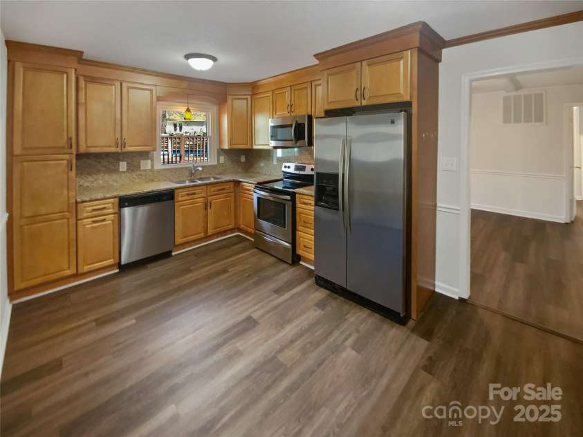 6227 Thermal Road, Charlotte, NC 28211.  MLS# CAR4235986, YatesRealty ID 22088. 