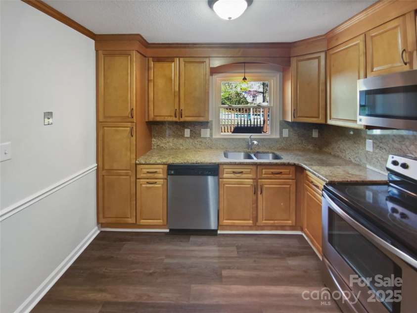 6227 Thermal Road, Charlotte, NC 28211.  MLS# CAR4235986, YatesRealty ID 22088. 