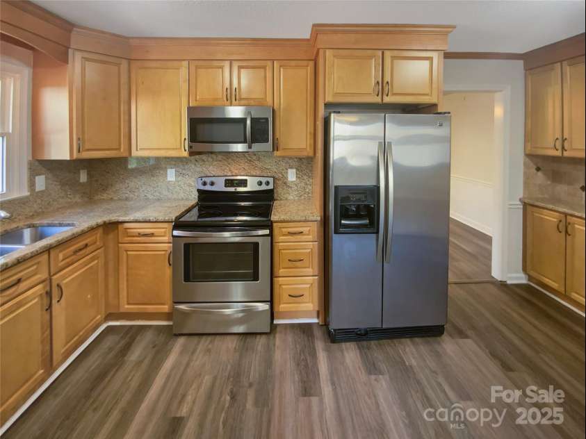 6227 Thermal Road, Charlotte, NC 28211.  MLS# CAR4235986, YatesRealty ID 22088. 