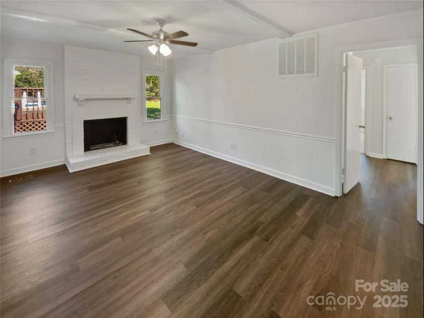 6227 Thermal Road, Charlotte, NC 28211.  MLS# CAR4235986, YatesRealty ID 22088. Virtually Staged