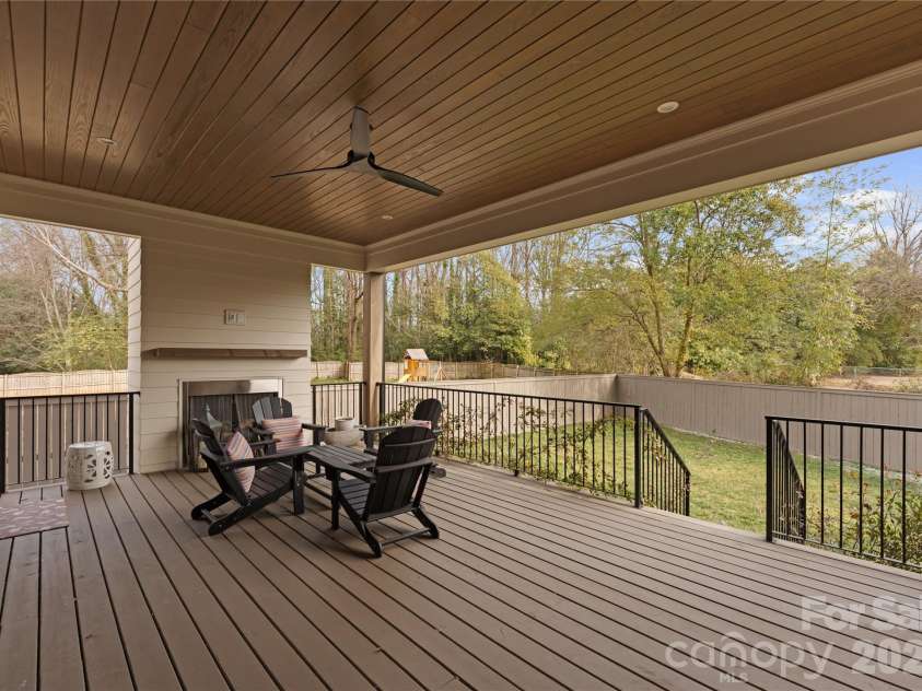 700 Mcalway Road, Charlotte, NC 28211.  MLS# CAR4339888, YatesRealty ID 22089. 