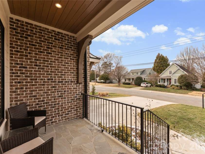 700 Mcalway Road, Charlotte, NC 28211.  MLS# CAR4339888, YatesRealty ID 22089. 
