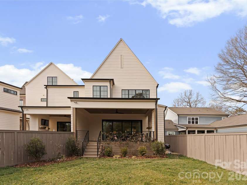 700 Mcalway Road, Charlotte, NC 28211.  MLS# CAR4339888, YatesRealty ID 22089. 