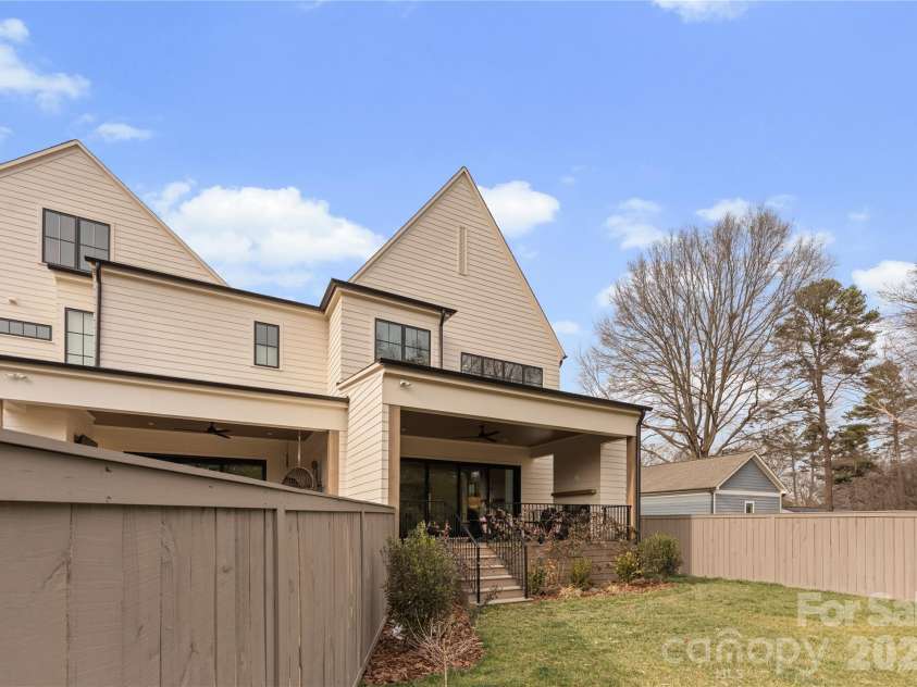 700 Mcalway Road, Charlotte, NC 28211.  MLS# CAR4339888, YatesRealty ID 22089. 