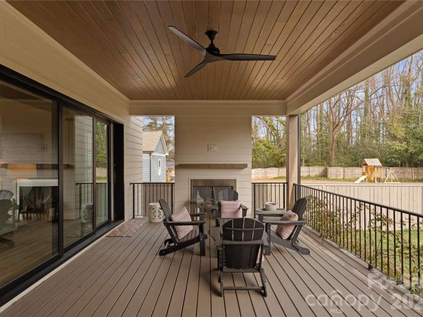 700 Mcalway Road, Charlotte, NC 28211.  MLS# CAR4339888, YatesRealty ID 22089. 