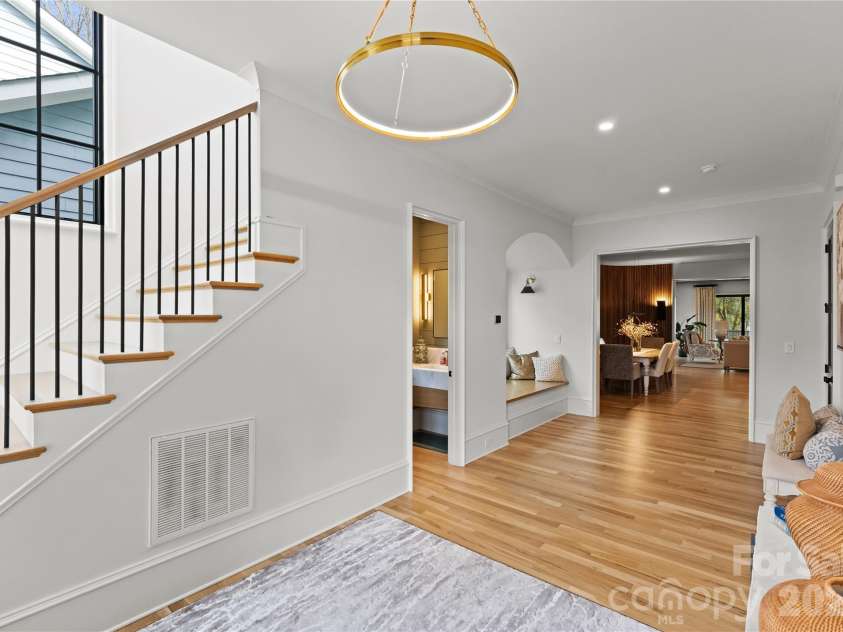 700 Mcalway Road, Charlotte, NC 28211.  MLS# CAR4339888, YatesRealty ID 22089. 