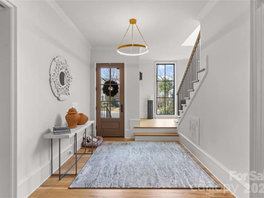 700 Mcalway Road, Charlotte, NC 28211.  MLS# CAR4339888, YatesRealty ID 22089. 