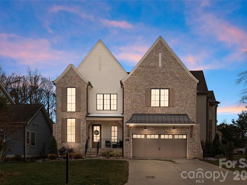 700 Mcalway Road, Charlotte, NC 28211.  MLS# CAR4339888, YatesRealty ID 22089. 