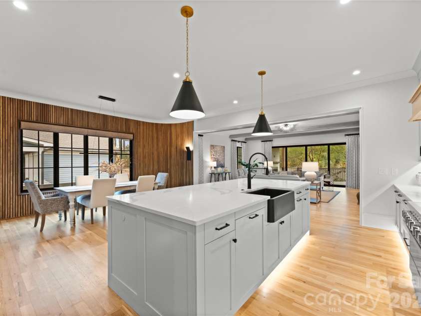 700 Mcalway Road, Charlotte, NC 28211.  MLS# CAR4339888, YatesRealty ID 22089. 