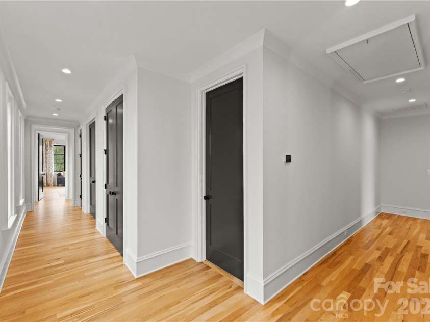 700 Mcalway Road, Charlotte, NC 28211.  MLS# CAR4339888, YatesRealty ID 22089. 