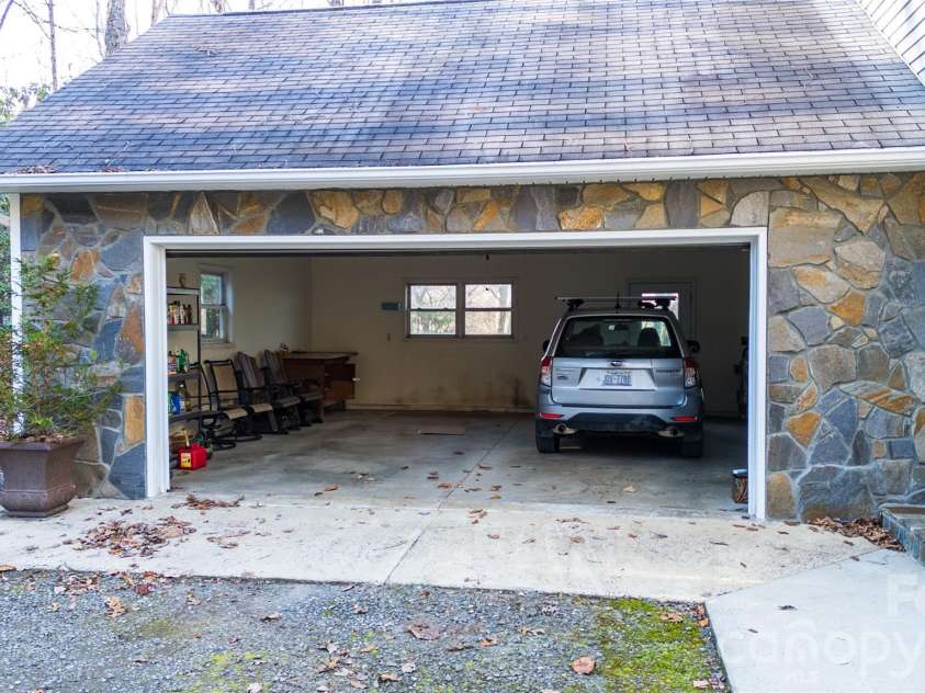 194 Ridgeview Drive, Whittier, NC 28789.  MLS# CAR4326824, YatesRealty ID 2209. 