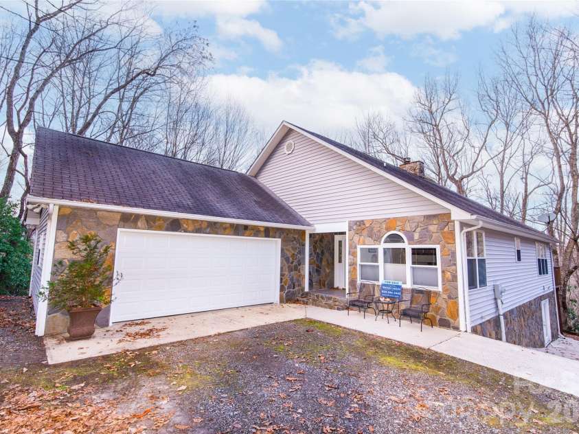 194 Ridgeview Drive, Whittier, NC 28789.  MLS# CAR4326824, YatesRealty ID 2209. 