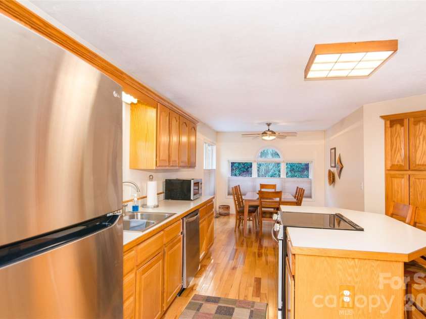 194 Ridgeview Drive, Whittier, NC 28789.  MLS# CAR4326824, YatesRealty ID 2209. 