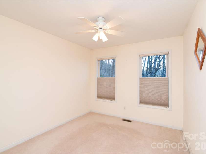 194 Ridgeview Drive, Whittier, NC 28789.  MLS# CAR4326824, YatesRealty ID 2209. 