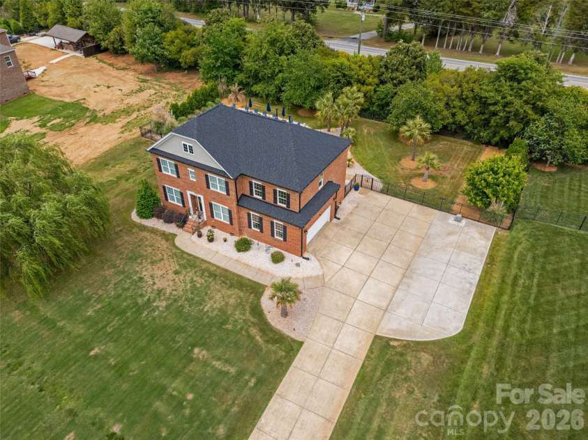 2105 Belle Regal Circle, Rock Hill, SC 29732.  MLS# CAR4377337, YatesRealty ID 22090. 