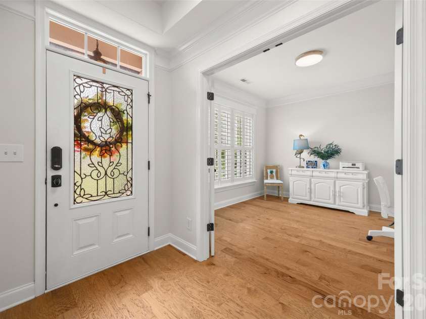 2105 Belle Regal Circle, Rock Hill, SC 29732.  MLS# CAR4377337, YatesRealty ID 22090. Foyer