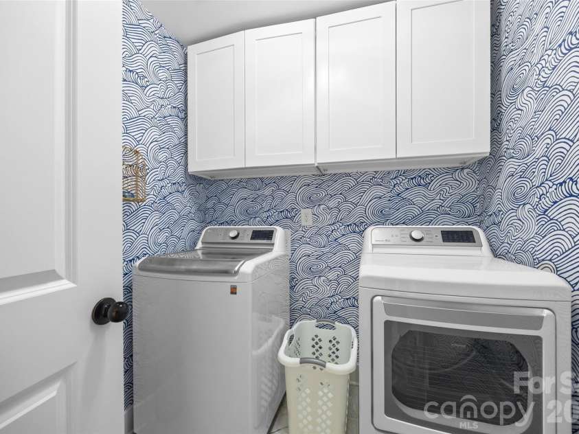 2105 Belle Regal Circle, Rock Hill, SC 29732.  MLS# CAR4377337, YatesRealty ID 22090. Laundry