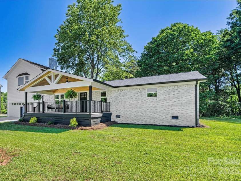 139 Elysian Drive, Mooresville, NC 28117.  MLS# CAR4256818, YatesRealty ID 22091. 