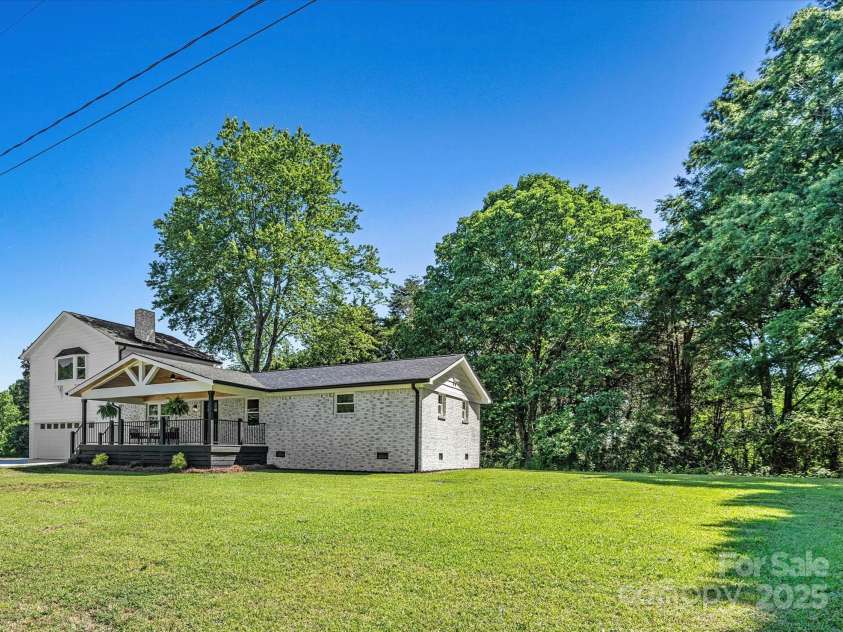 139 Elysian Drive, Mooresville, NC 28117.  MLS# CAR4256818, YatesRealty ID 22091. 