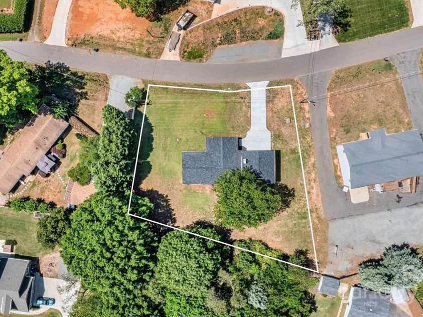 139 Elysian Drive, Mooresville, NC 28117.  MLS# CAR4256818, YatesRealty ID 22091. 