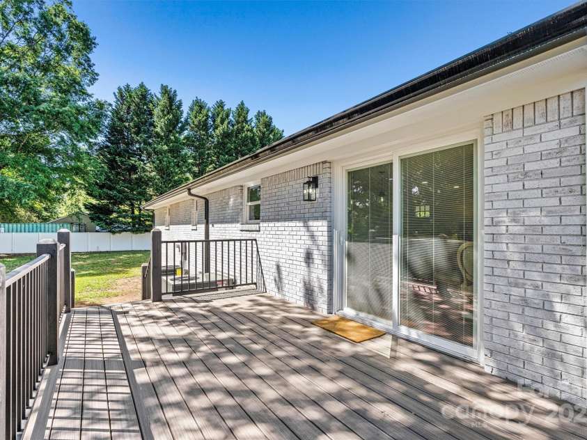 139 Elysian Drive, Mooresville, NC 28117.  MLS# CAR4256818, YatesRealty ID 22091. Back Deck
