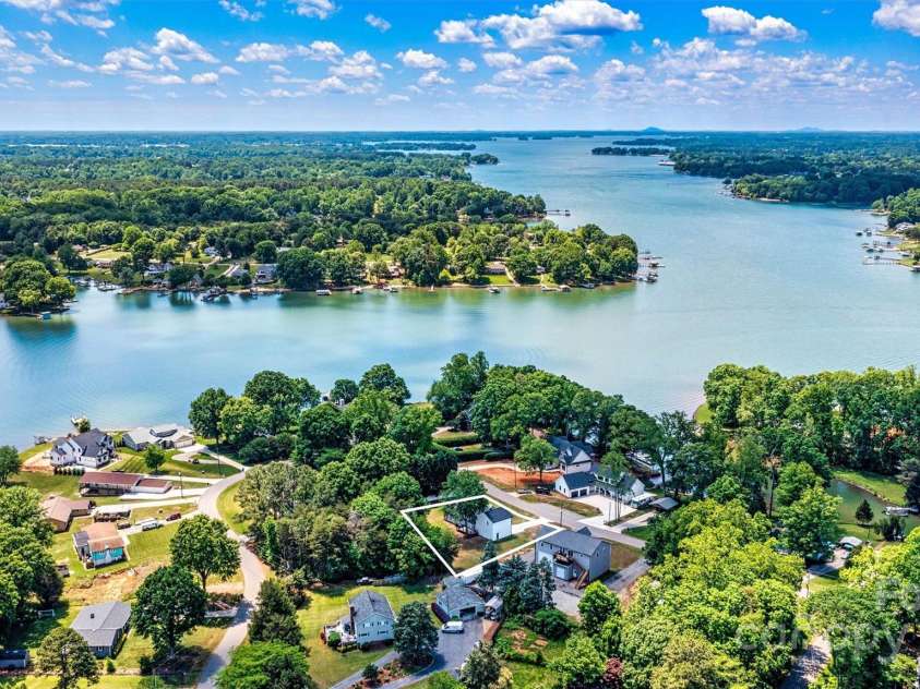139 Elysian Drive, Mooresville, NC 28117.  MLS# CAR4256818, YatesRealty ID 22091. Beautiful view showing Lake Norman Proximity