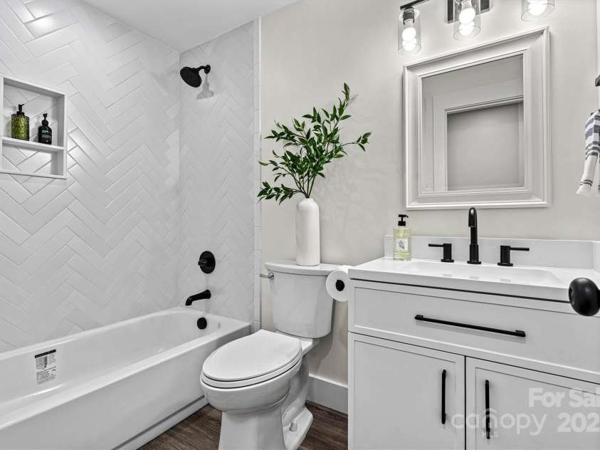 139 Elysian Drive, Mooresville, NC 28117.  MLS# CAR4256818, YatesRealty ID 22091. Guest Full bath