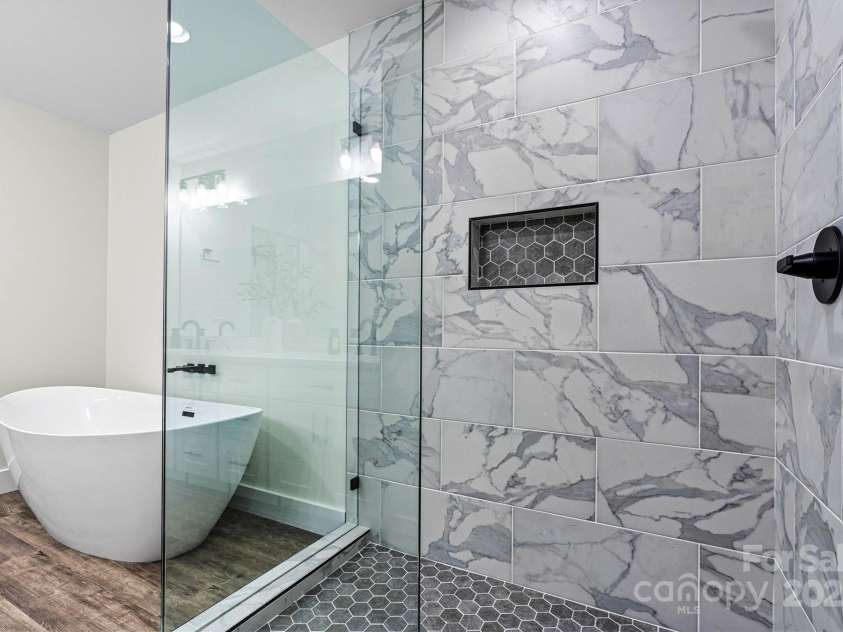 139 Elysian Drive, Mooresville, NC 28117.  MLS# CAR4256818, YatesRealty ID 22091. Primary Bath Upper Level