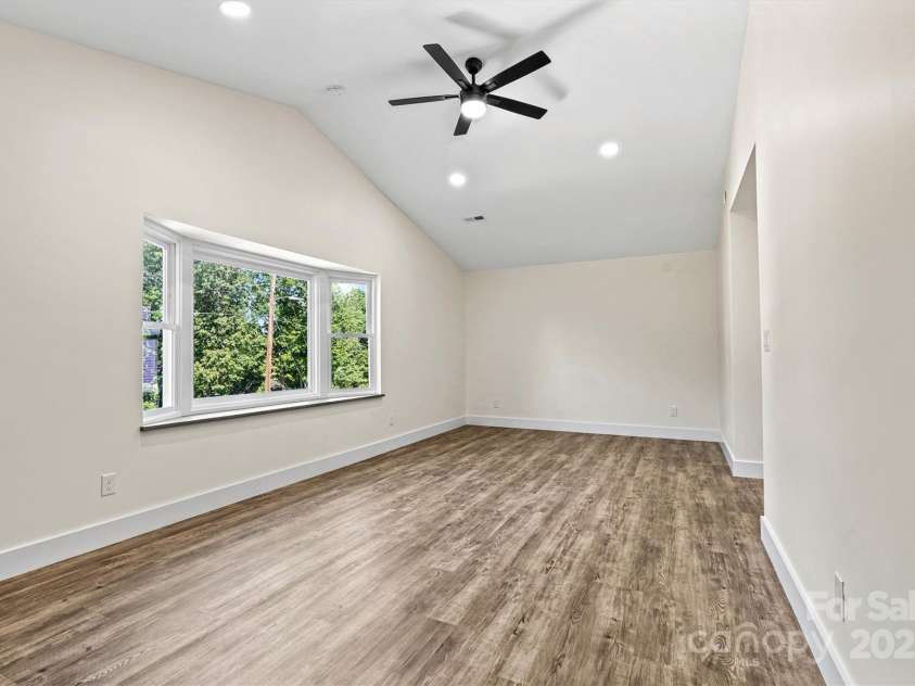 139 Elysian Drive, Mooresville, NC 28117.  MLS# CAR4256818, YatesRealty ID 22091. Upper Level Primary