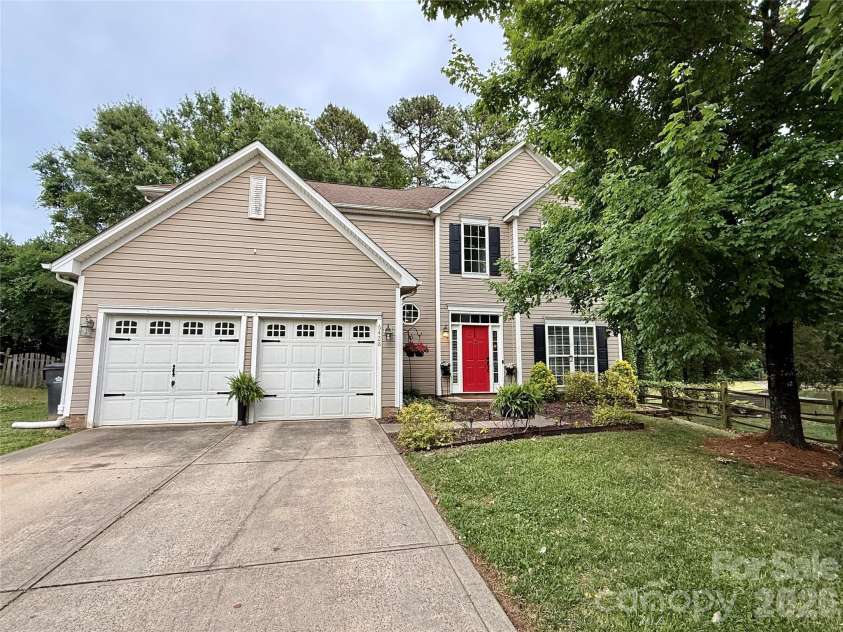 6428 Tunston Lane, Charlotte, NC 28269.  MLS# CAR4380159, YatesRealty ID 22091. 