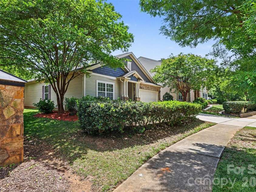 2805 Devon Street, Charlotte, NC 28213.  MLS# CAR4381243, YatesRealty ID 22092. 