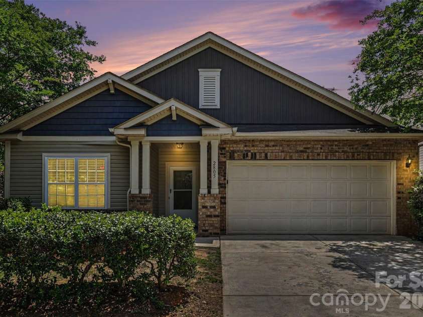 2805 Devon Street, Charlotte, NC 28213.  MLS# CAR4381243, YatesRealty ID 22092. 