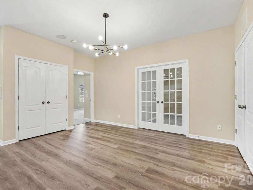 2805 Devon Street, Charlotte, NC 28213.  MLS# CAR4381243, YatesRealty ID 22092. 