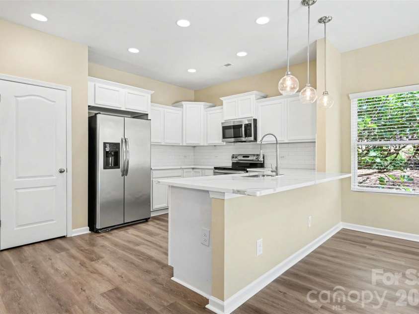 2805 Devon Street, Charlotte, NC 28213.  MLS# CAR4381243, YatesRealty ID 22092. 