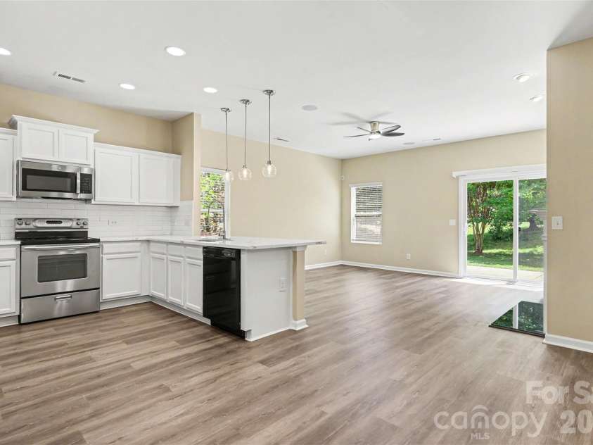 2805 Devon Street, Charlotte, NC 28213.  MLS# CAR4381243, YatesRealty ID 22092. 