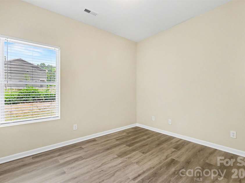 2805 Devon Street, Charlotte, NC 28213.  MLS# CAR4381243, YatesRealty ID 22092. 