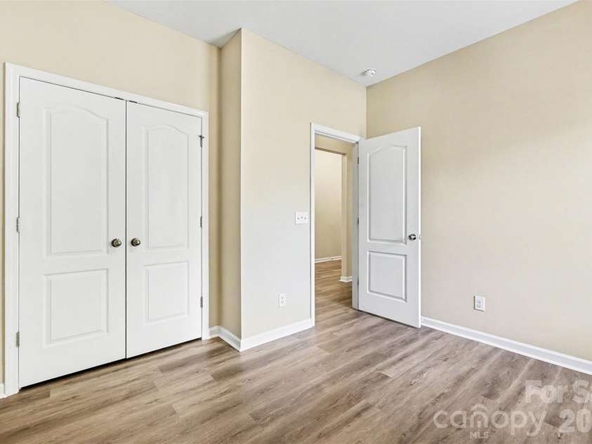 2805 Devon Street, Charlotte, NC 28213.  MLS# CAR4381243, YatesRealty ID 22092. 