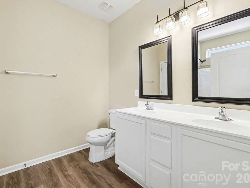 2805 Devon Street, Charlotte, NC 28213.  MLS# CAR4381243, YatesRealty ID 22092. 