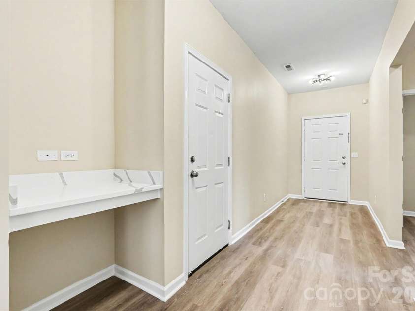 2805 Devon Street, Charlotte, NC 28213.  MLS# CAR4381243, YatesRealty ID 22092. 