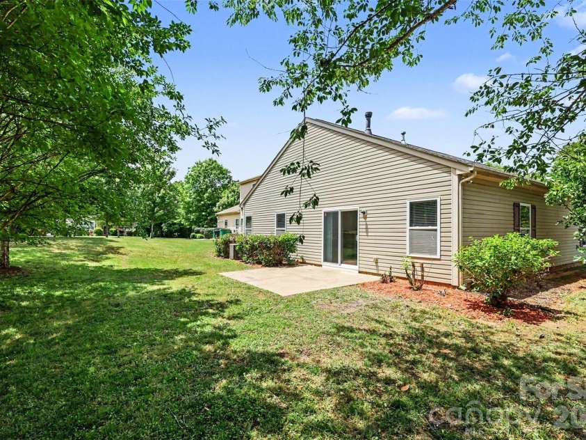 2805 Devon Street, Charlotte, NC 28213.  MLS# CAR4381243, YatesRealty ID 22092. 