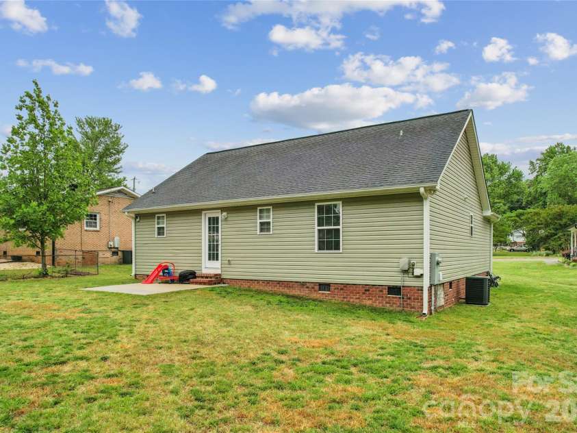 414 Cove Lane, China Grove, NC 28023.  MLS# CAR4377440, YatesRealty ID 22094. 