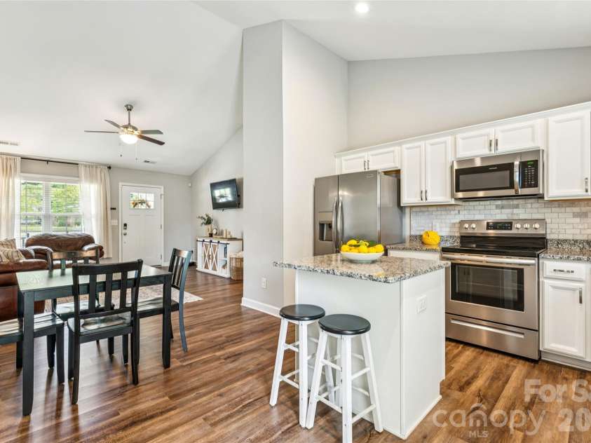 414 Cove Lane, China Grove, NC 28023.  MLS# CAR4377440, YatesRealty ID 22094. Eat-in kitchen