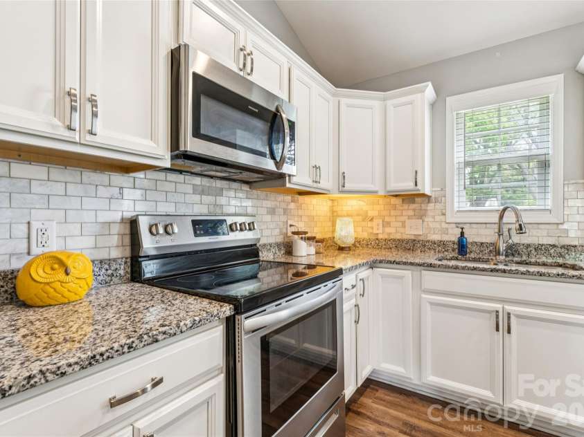 414 Cove Lane, China Grove, NC 28023.  MLS# CAR4377440, YatesRealty ID 22094. Kicthen