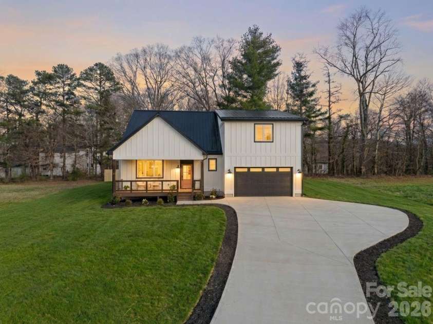 75 Scott Meadows Drive, Asheville, NC 28806.  MLS# CAR4357737, YatesRealty ID 22095. 